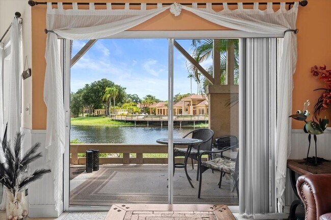 Building Photo - 4887 Via Palm Lakes Via