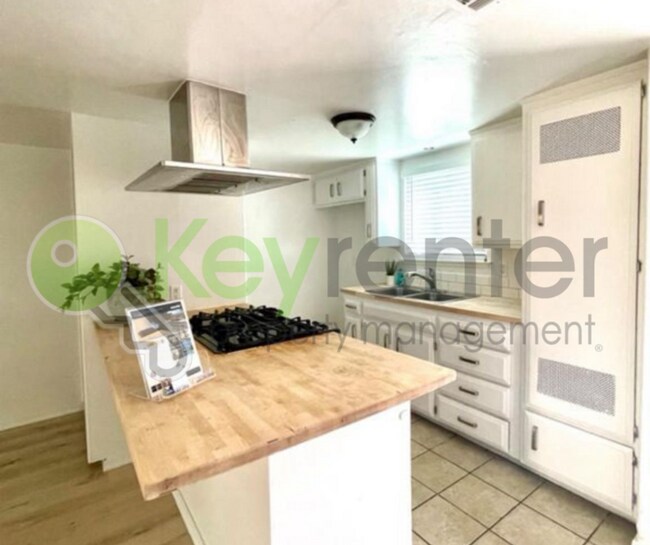 Foto del edificio - 5614 Hillsdale Blvd