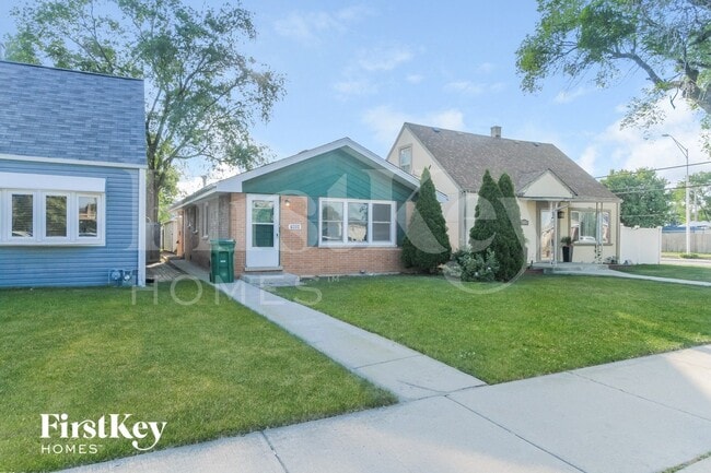 Building Photo - 7804 S Laramie Ave