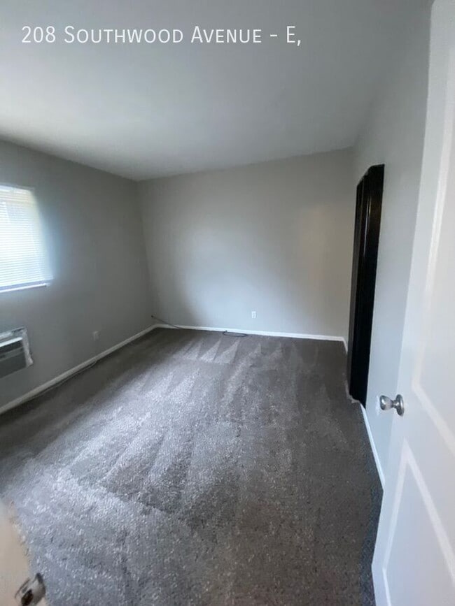 Building Photo - 208 Southwood Ave