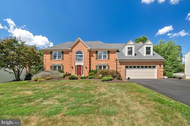 Foto del edificio - 8608 Oak Brook Ln