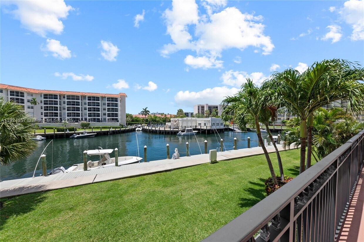 Primary Photo - 2871 N Ocean Blvd