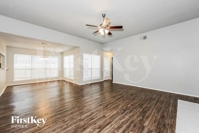Foto del edificio - 6317 Brookcrest Dr