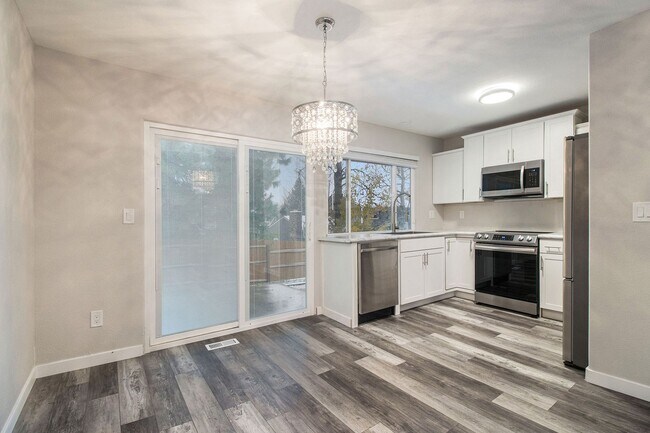 Foto del edificio - Stunning Greenwood Village Remodel!