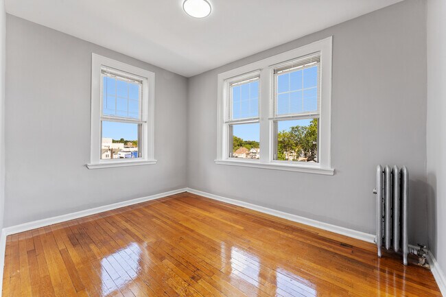 Foto del edificio - 382 Bloomfield Ave