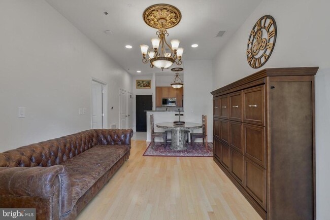 Building Photo - 309 Holland Ln