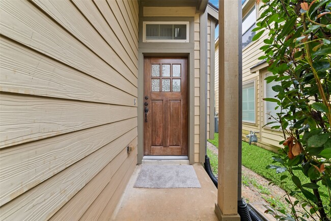 Building Photo - 9 Cheswood Manor Drive
