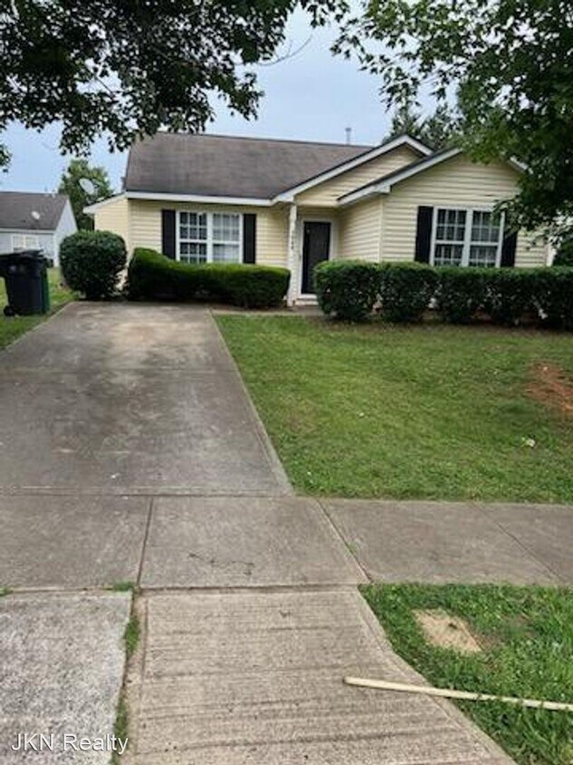 Foto principal - 3 br, 1 bath House - 3000 Fairglen Road