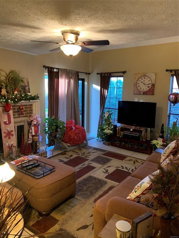 Foto del edificio - 4104 Tandy Dr