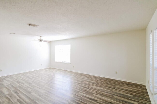 Building Photo - 4409 Spoonbill Dr