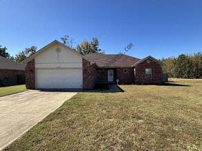 Building Photo - 2805 Southfork Dr