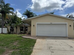 Building Photo - 3306 Lake Saxon Dr