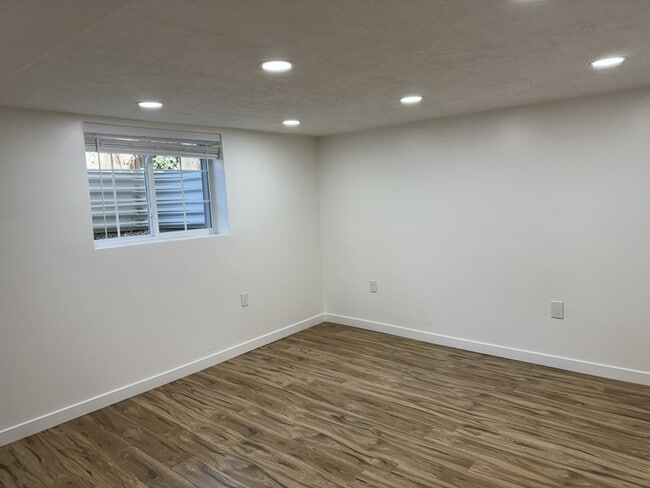 Building Photo - 4333 S Sage Cir