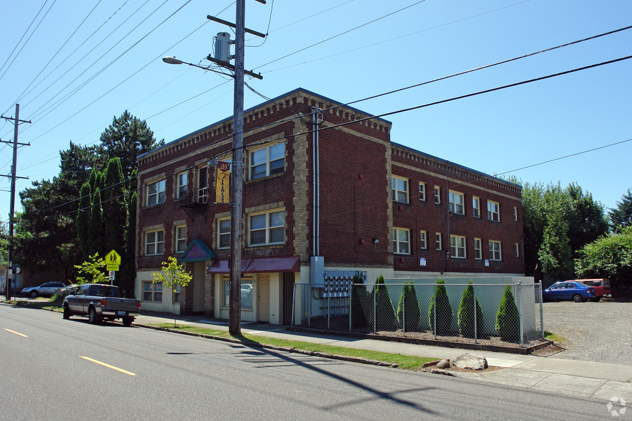 Primary Photo - Weller Apartments