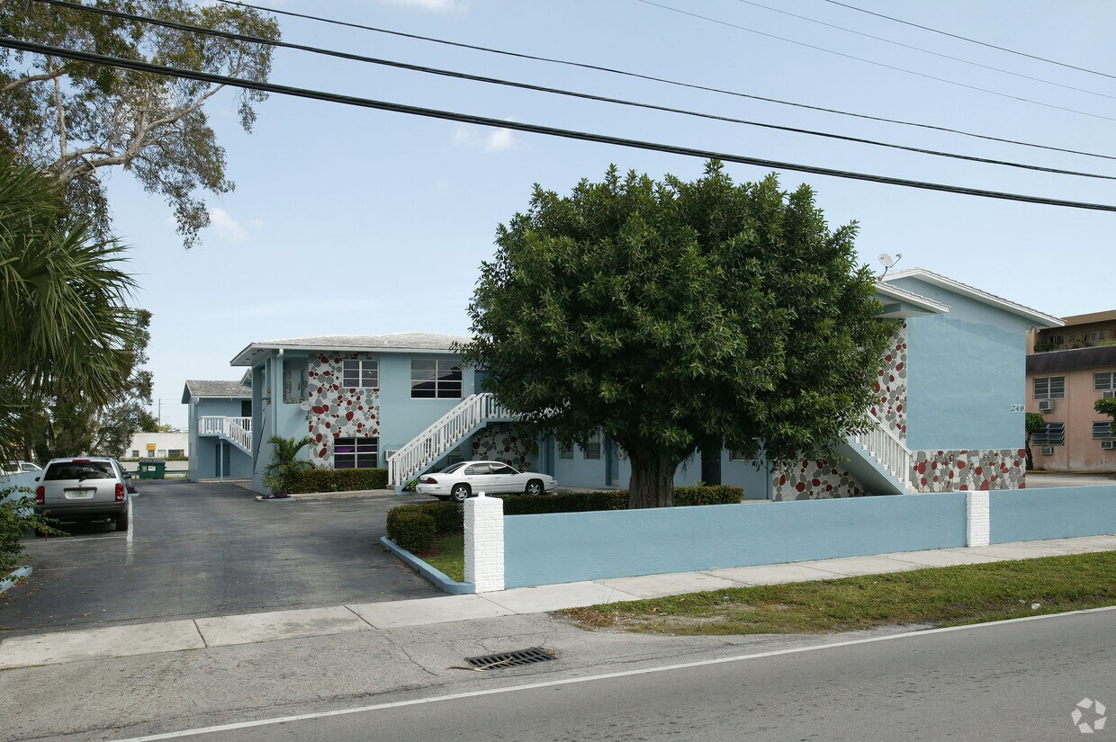 249 S Royal Poinciana Blvd. - 249 S Royal Poinciana Blvd