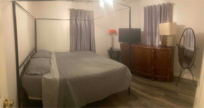 Photo - 6213 Baltic St House