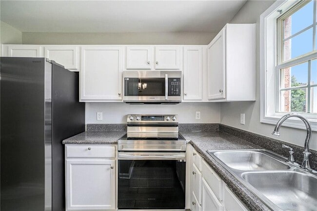 Building Photo - 6515 Snow Bird Ln