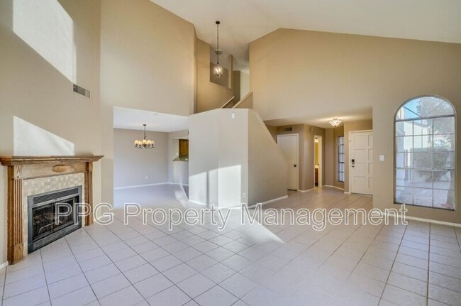 Building Photo - 521 E Kristal Way