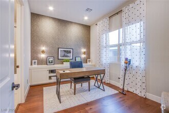Building Photo - 10960 Merito Ct
