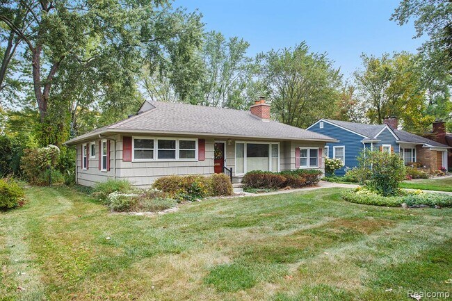 Foto del edificio - 15588 Kirkshire Ave