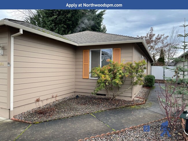 Building Photo - Very Nice 3 Bedroom 2 Bathroom Home in Bea...