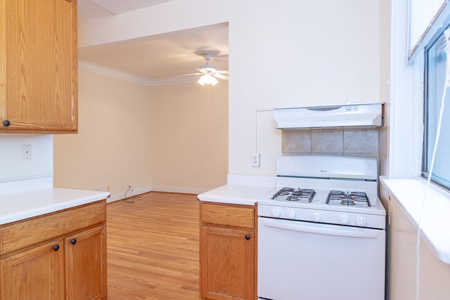 Kitchen - 1261 W Loyola Ave