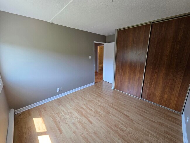 Photo du bâtiment - 411 Ellerdale St