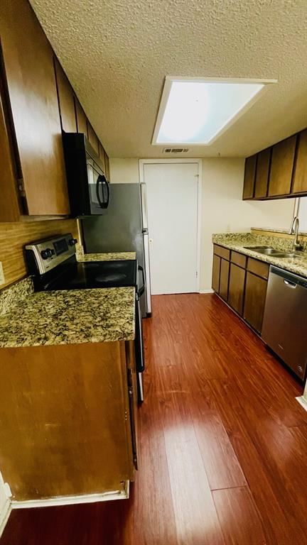 Foto del edificio - 1405 Camp Craft Rd