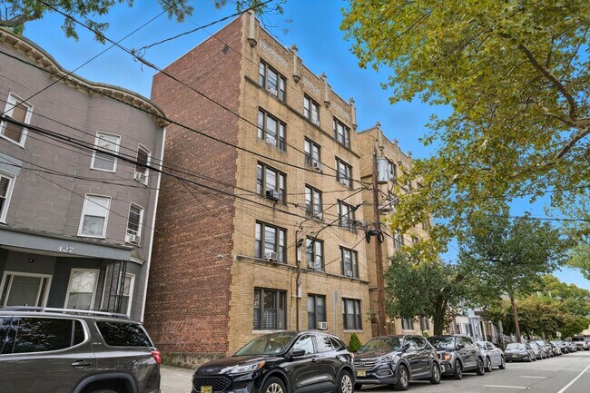 Foto del edificio - 429 Fairmount Ave