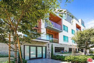 Building Photo - 521 N Gramercy Pl