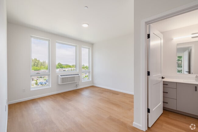 2BR, 2BA - 1,003SF - Master Bedroom - Hogum Bay Apartments