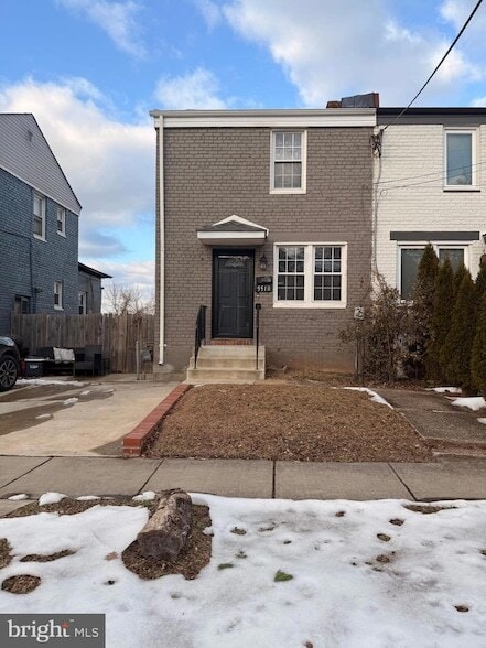 Photo - 5518 B St SE Townhome