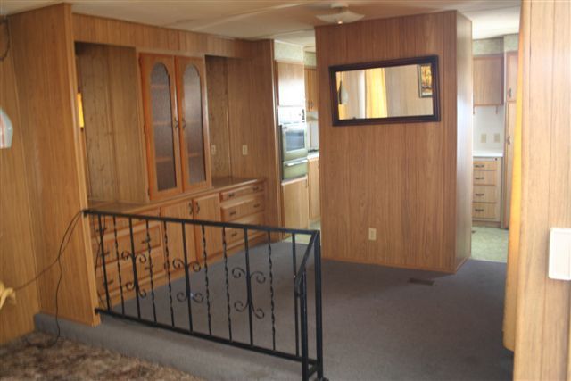Building Photo - 1048 W Rosamond Blvd