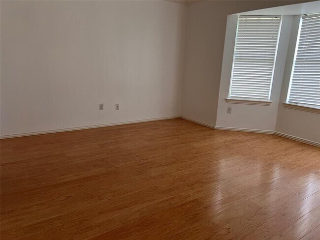Foto del edificio - 33106 Greenfield Forest Dr