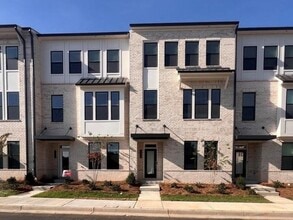 Building Photo - 606 Alder Crk Wy