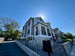 Building Photo - 13 Greylock Rd