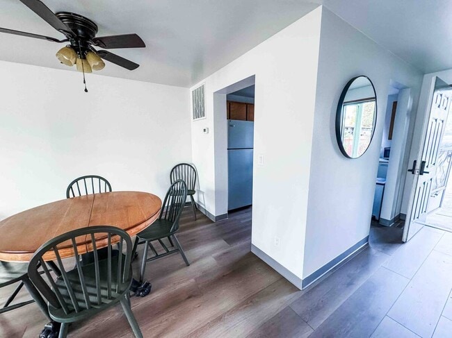 Building Photo - 329 Bessie St