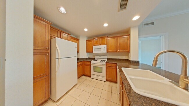 Foto del edificio - Beautiful Condo with Golf Course Views