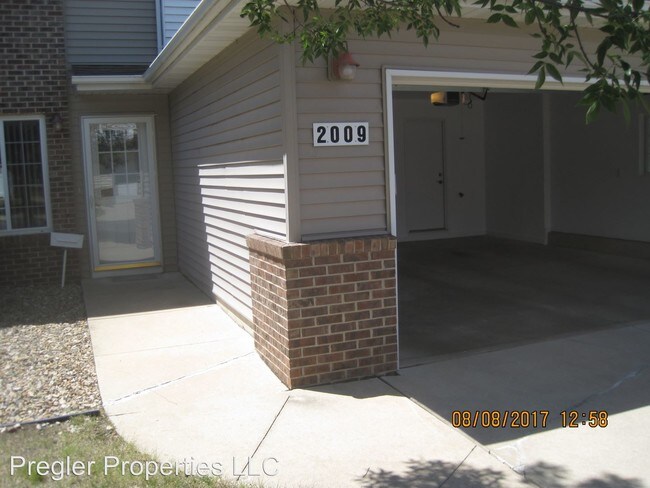 Building Photo - 3 br, 2.5 bath House - 2009 Cassie Ridge