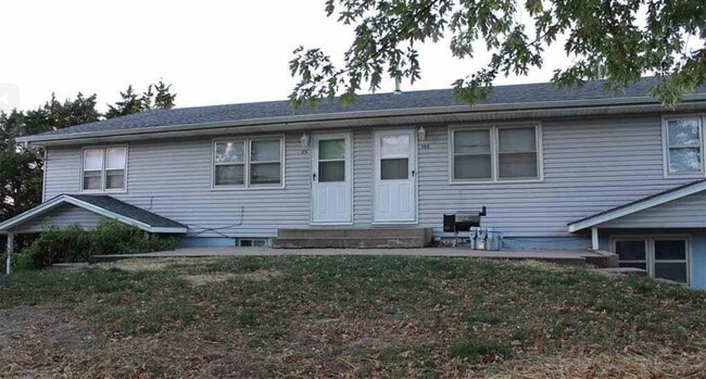 Building Photo - 304 W Neosho St