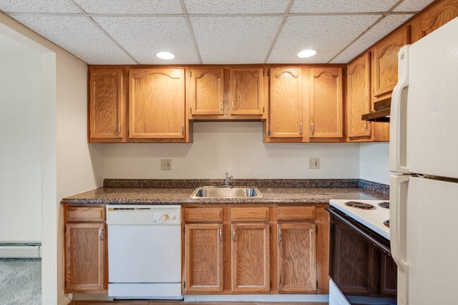 Foto del edificio - Vantage Pointe West Apartment Homes