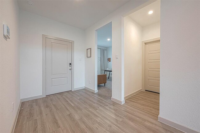 Foto del edificio - 7934 Elm Birch Ln
