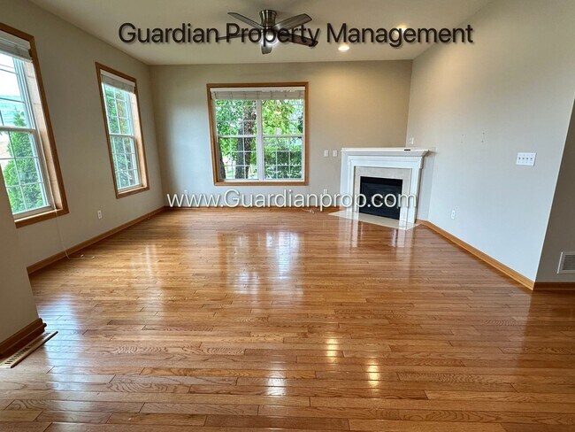 Foto del edificio - Hopkins Single Family Home, 2 Car Garage, ...
