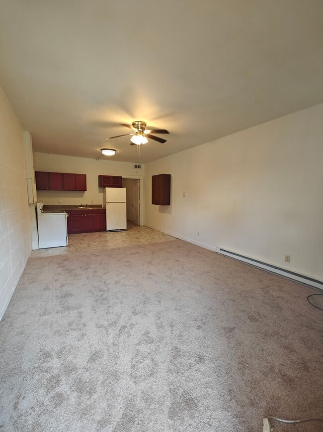 Building Photo - one bedroom apartment