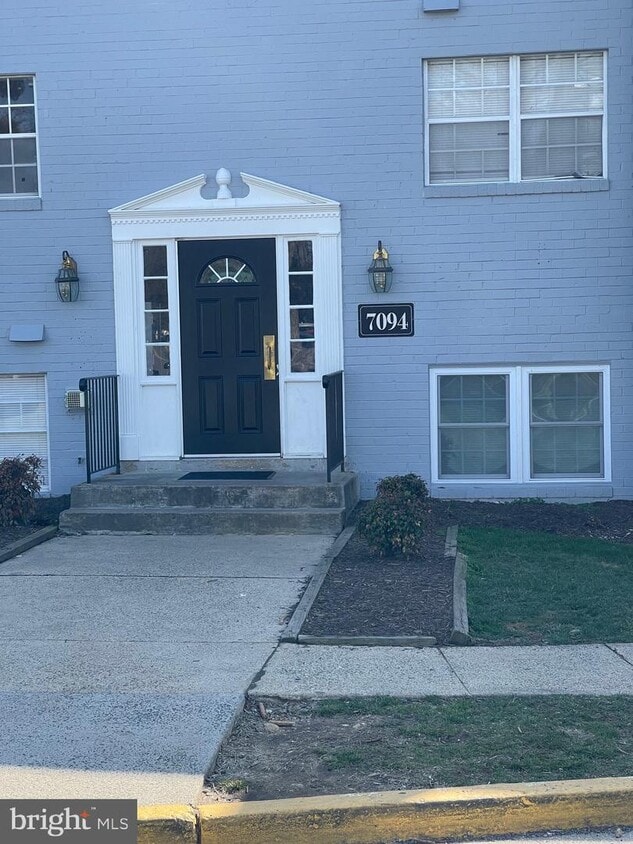 7094 Spring Garden Dr Unit 204, Springfield, VA 22150 Room for Rent