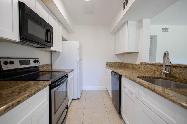 Building Photo - 815 Boynton Beach Blvd