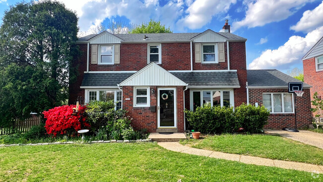 Exterior Front - 1643 Mount Pleasant Rd