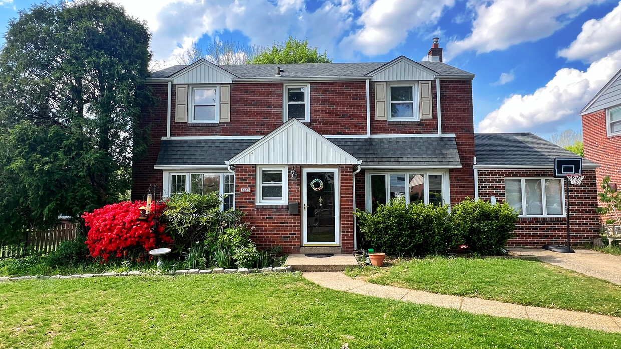 Exterior Front - 1643 Mount Pleasant Rd