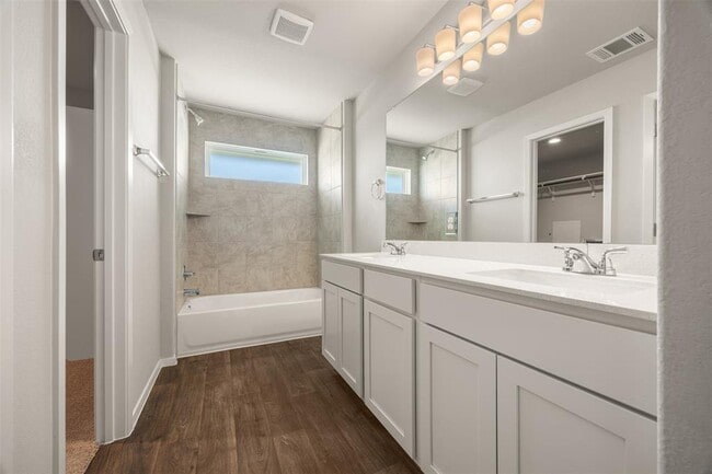 Foto del edificio - 158 Linnet Ln