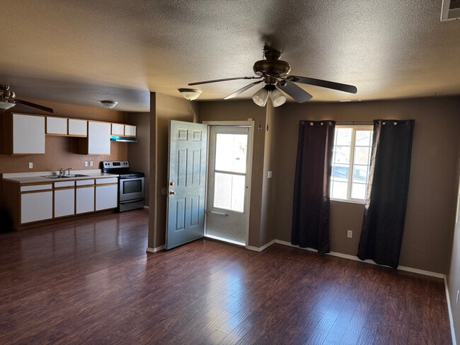 Building Photo - 2710 Acero Ave